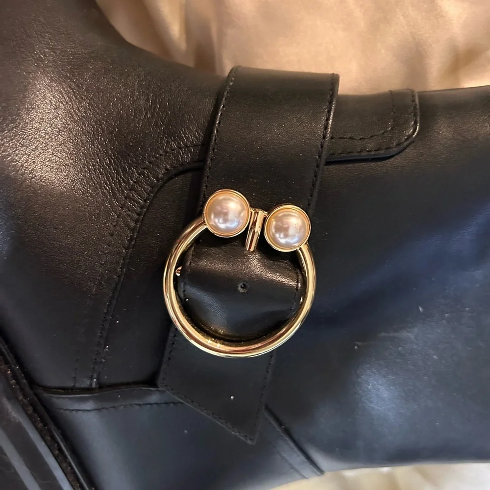Black Stuart Weitzman new from box.  Size 8.5. Have a lovely circle with pearls - Picture 2 of 4